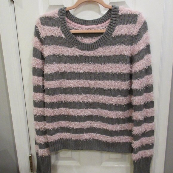 women's sweater - Picture 1 of 2